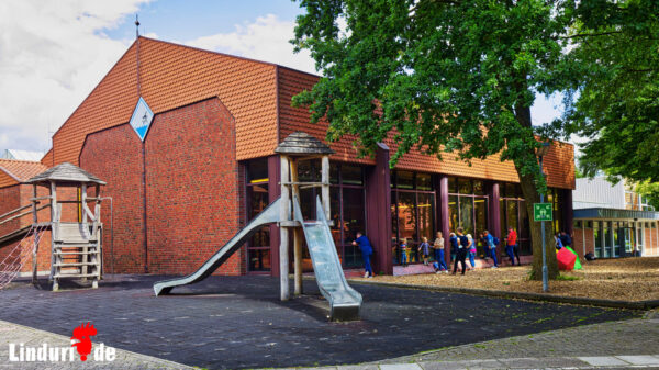 Schwimmhalle Lindern